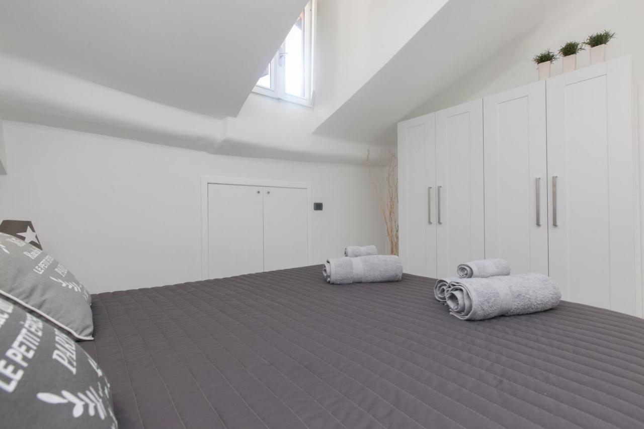 Amazing And New Penthouse In City Center Milán Exterior foto