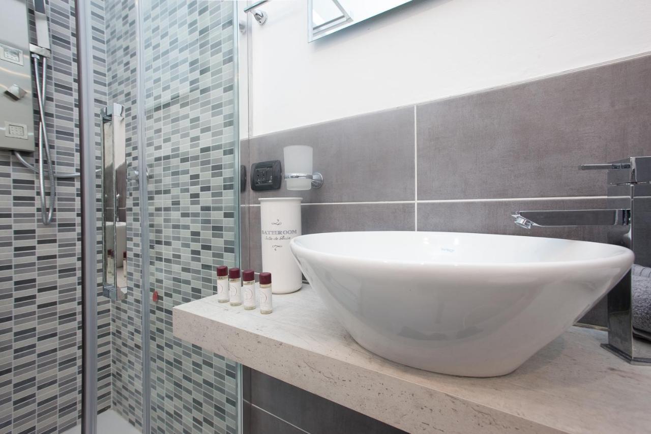 Amazing And New Penthouse In City Center Milán Exterior foto
