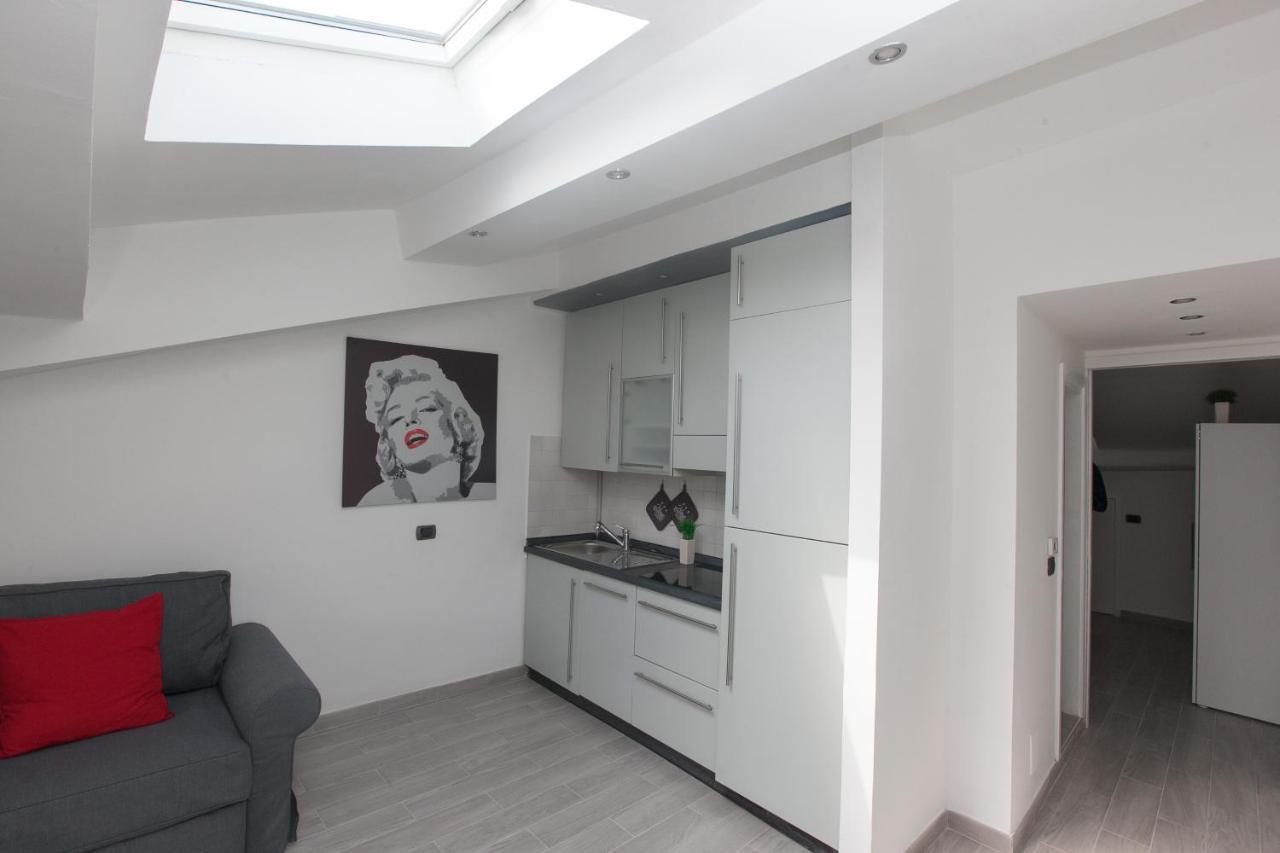 Amazing And New Penthouse In City Center Milán Exterior foto