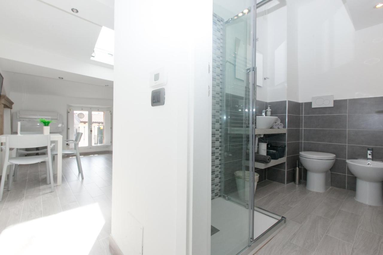 Amazing And New Penthouse In City Center Milán Exterior foto