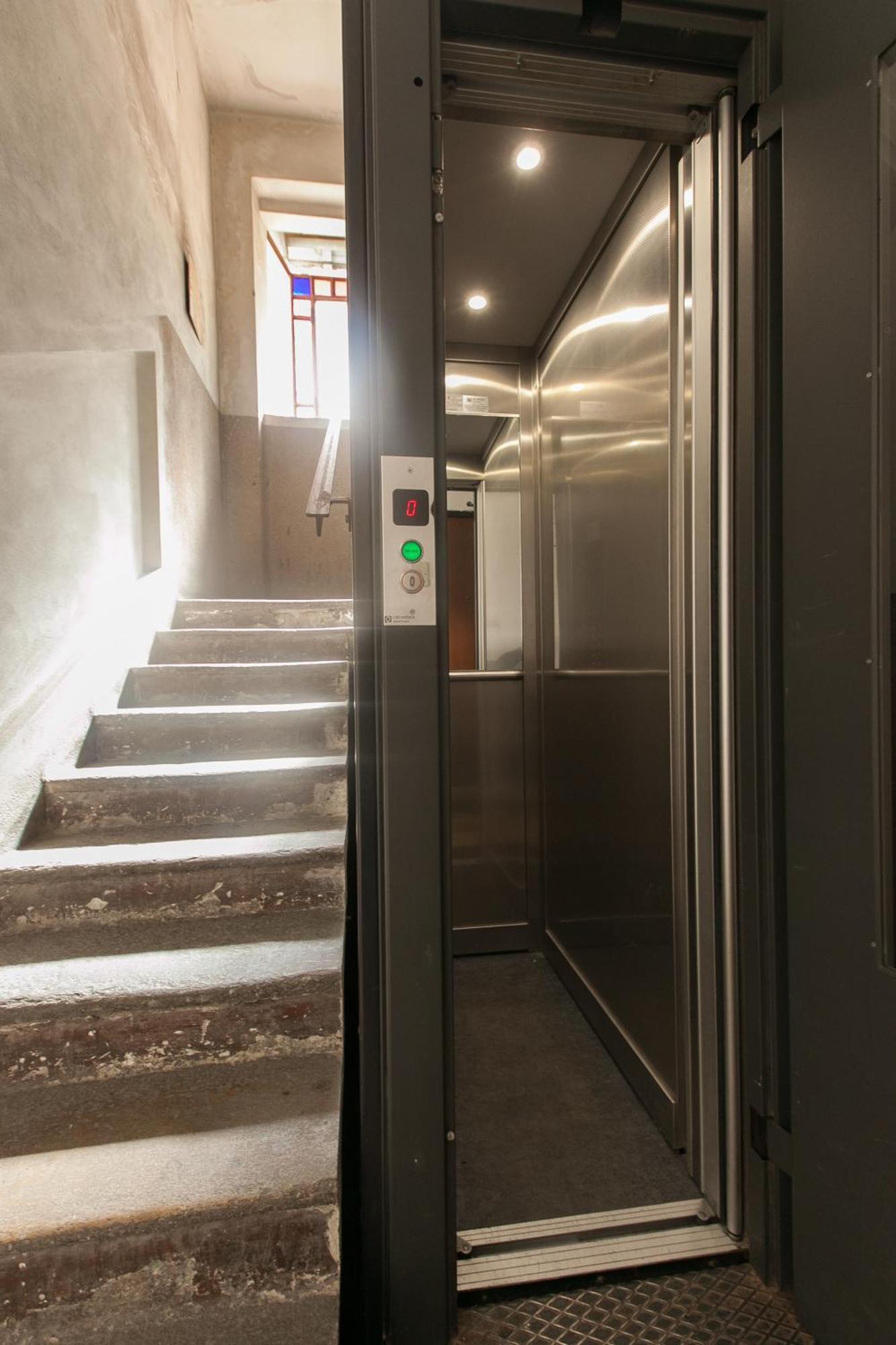 Amazing And New Penthouse In City Center Milán Exterior foto