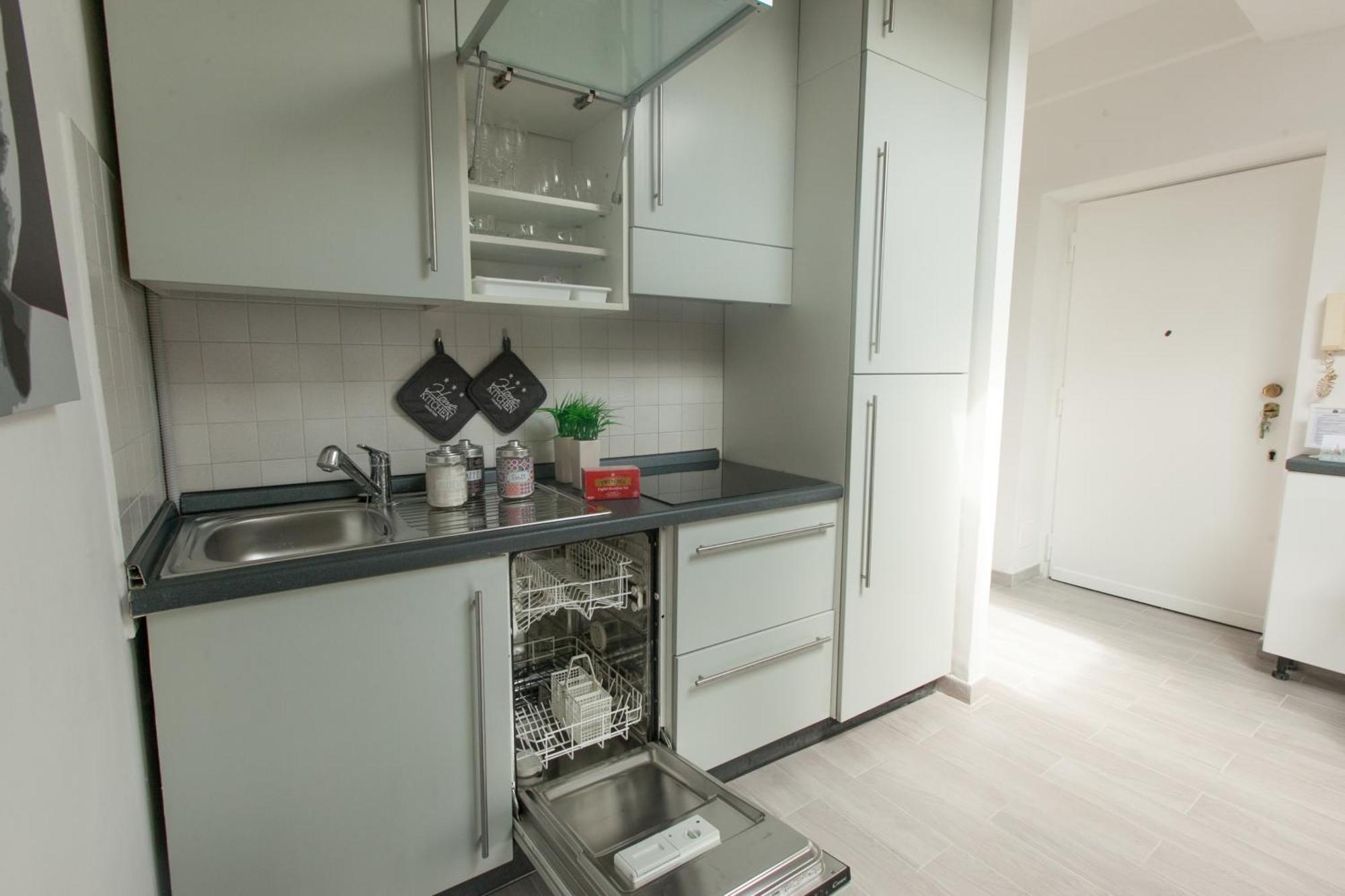 Amazing And New Penthouse In City Center Milán Exterior foto